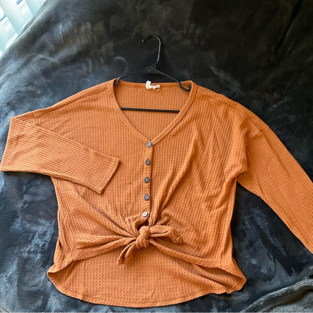 Waffled fabric orange tie long sleeve